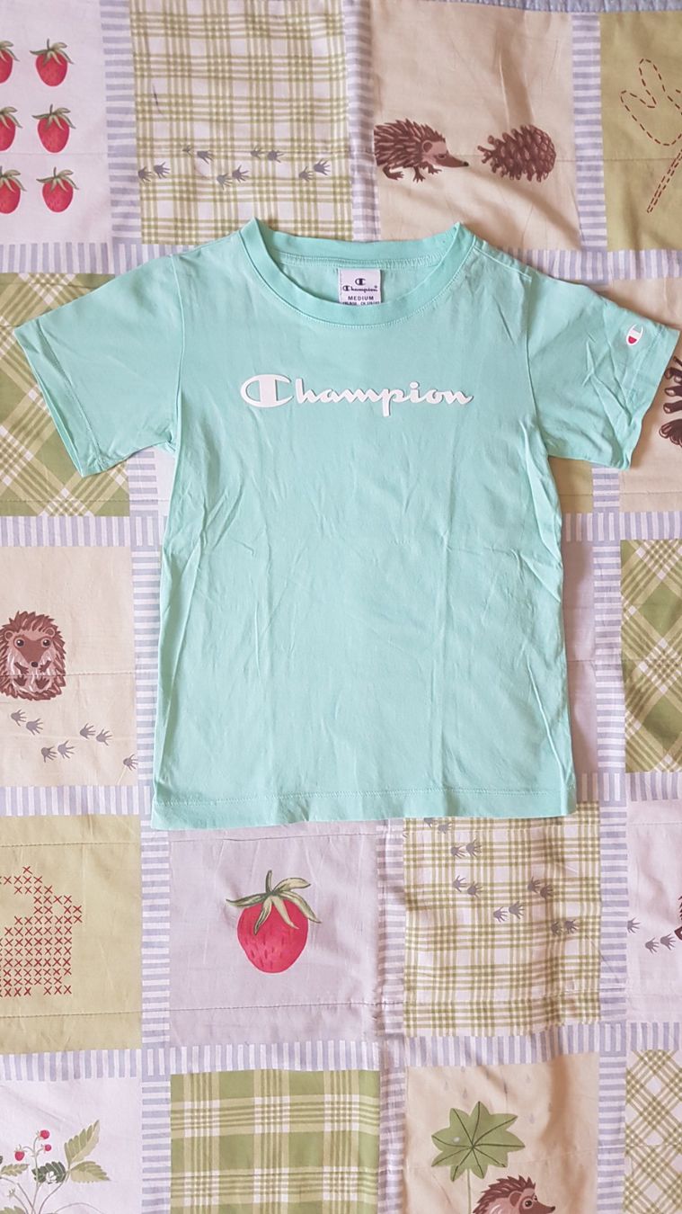 Champion Blusen, T-Shirts & Tops: Champion Sportshirt Gr.134/140 – Gebraucht aus Luzern von silvermoon12