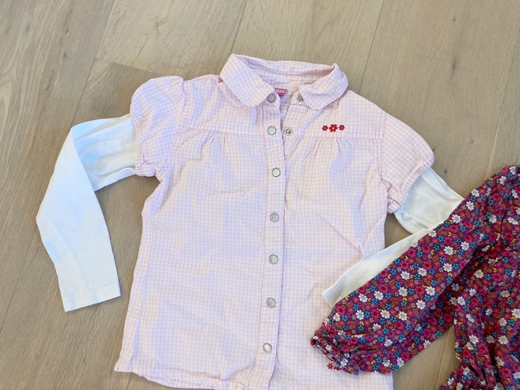 Camicette, T-shirt & Top: 2 Blusen für Mädchen Gr. 122 – Usato da Eggenwil venduto da Lissi82 2
