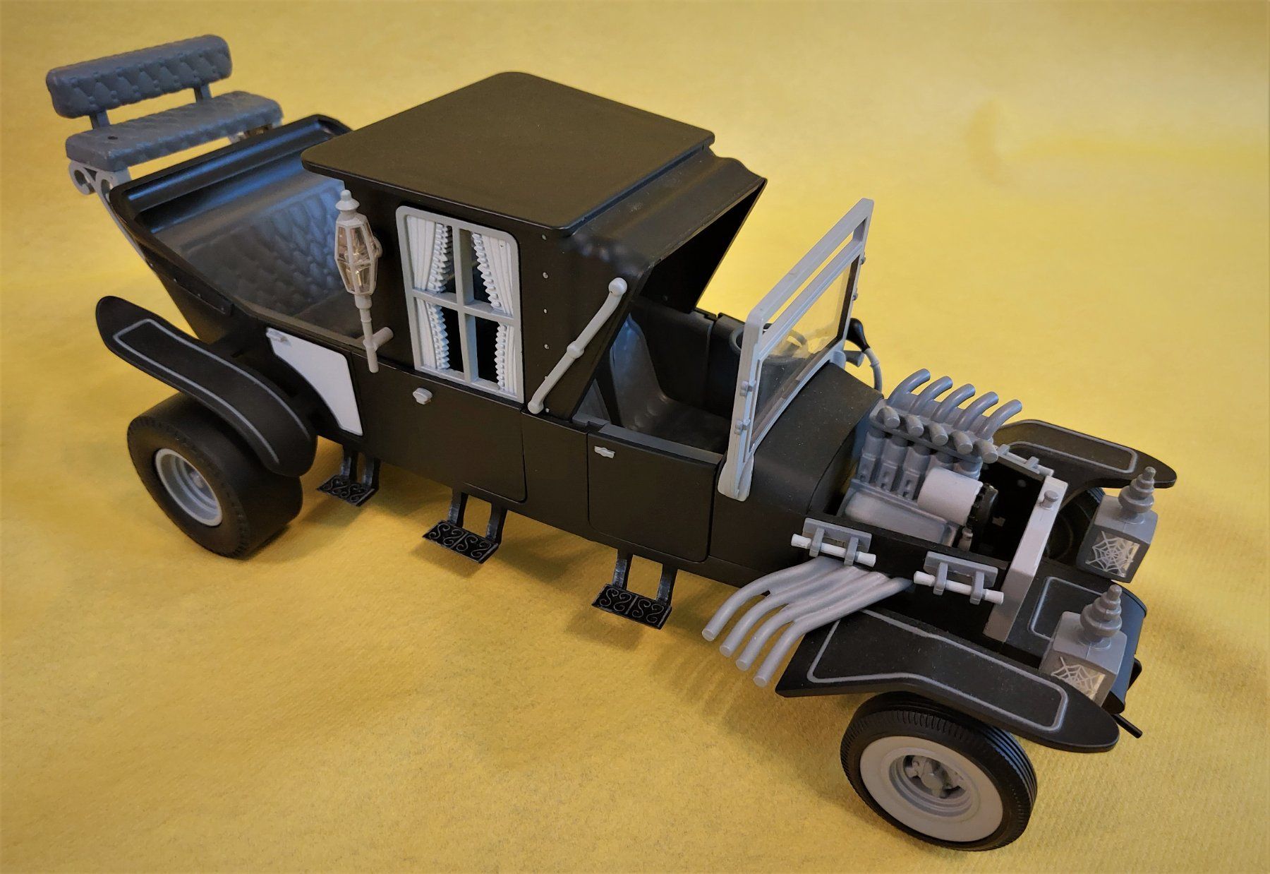 Modellbausätze & Standmodelle: The Munsters Modell 1:15 Munster Koach Black & White – Gebraucht aus Igis von magneto_hg 3