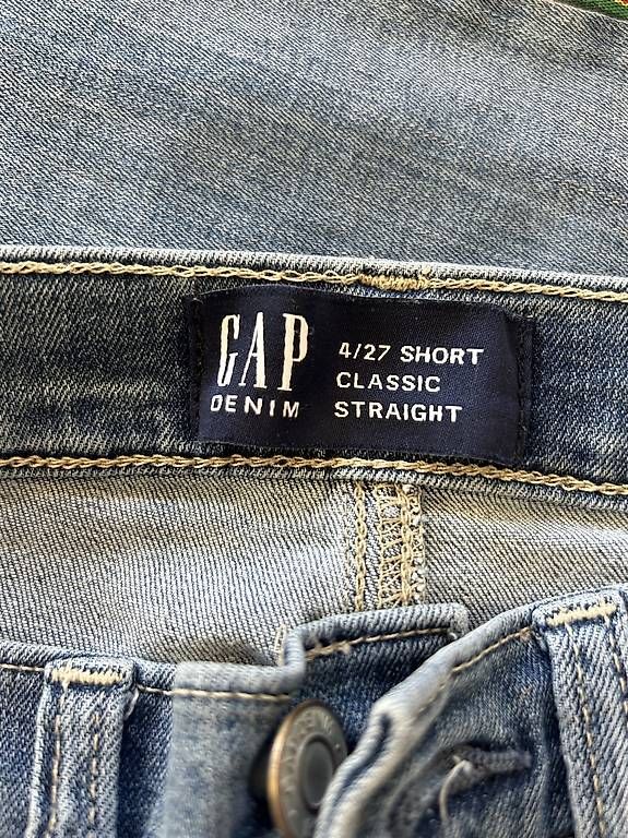 Jeans: Jeans GAP 4/27 short – Neu und originalverpackt aus Plan-les-Ouates von Kiss-bodolay