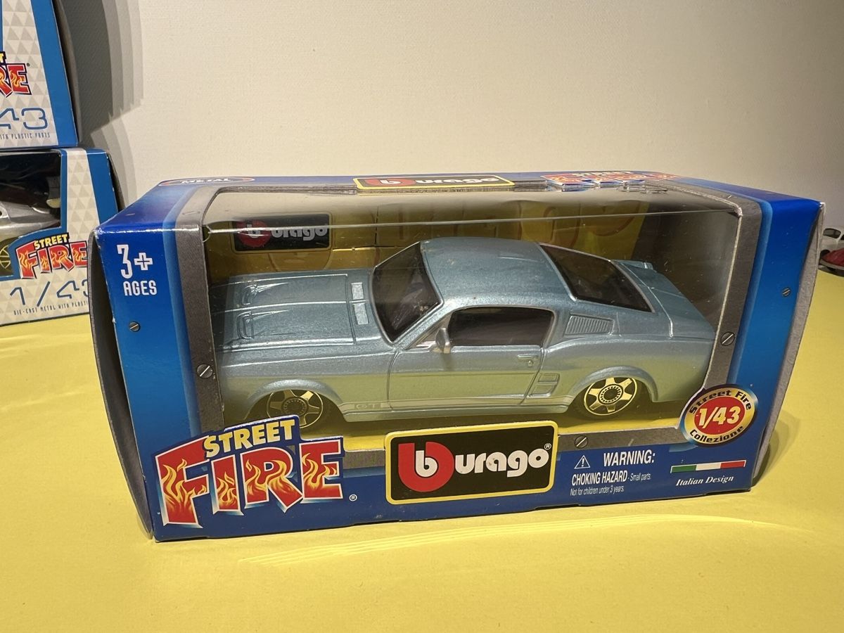 Bburago Modellini d'auto: 4 x Sportwagen Burago 1/43 – Nuovo e nell'imballaggio originale da Weinfelden venduto da Kammerflimmern 1