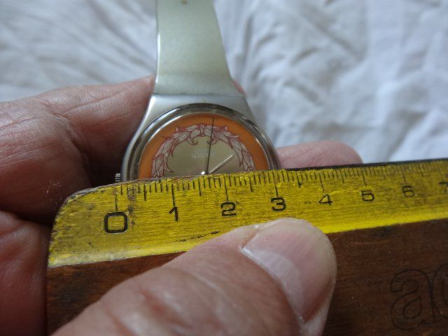 Swatch Montres: S-WATCH  SCHÖNE HERREN UHR,QUARTZ.SCHÖNE FARBE.LÄÜFT – D'occasion à zürich par ahmad01 3