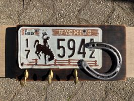 Portachiavi da parete artigianale con targa Wyoming