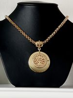 Family tree necklace in gold-plated steel.