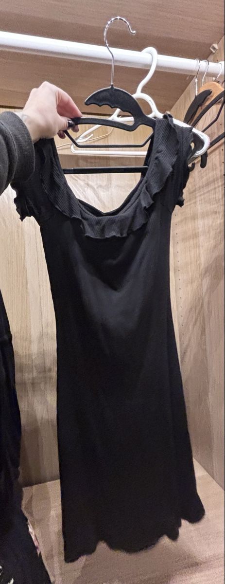 Vestiti: Robe – Usato da Saxon venduto da Mel_b224