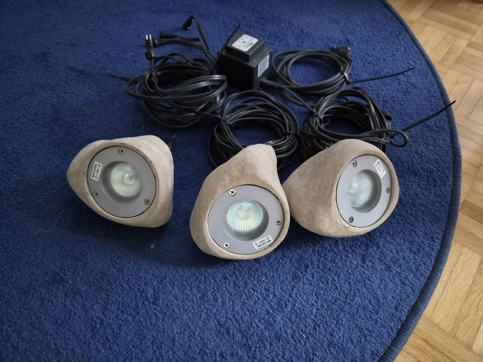 Lampen: 3 Gartenstrahler Steinoptik Set mit Trafo  – Gebraucht aus Kilchberg ZH von Arejay 1