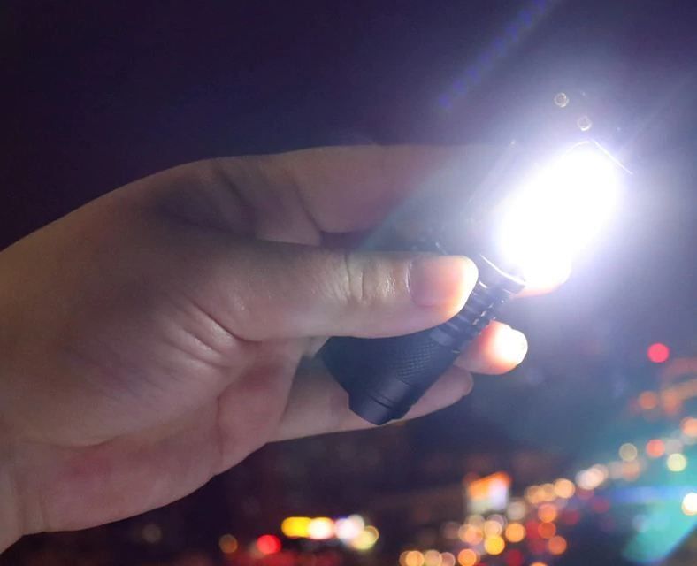 Lampade: Taschenlampe ZOOM Torch USB Charge – Usato da Unterägeri venduto da RmOnline 4