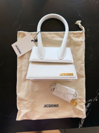 Jacquemus Chiquito Moyen NEW 🤍