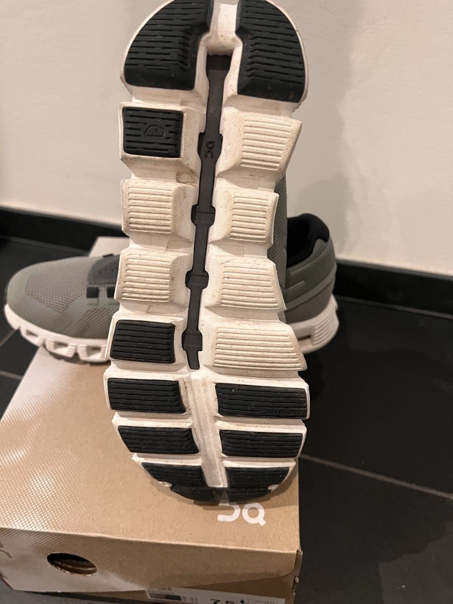 On Damenschuhe: On Cloud 5, 38.5 – Gebraucht aus Wolfhausen von Starlake 6