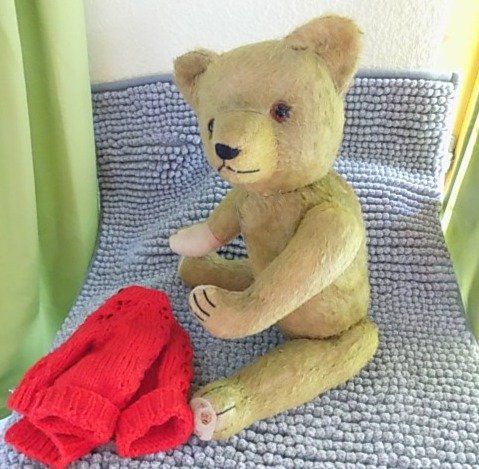 Giocattoli: Teddybär antik mit roter Strick- Jacke 45 cm – Usato da Remigen venduto da Benicello 2