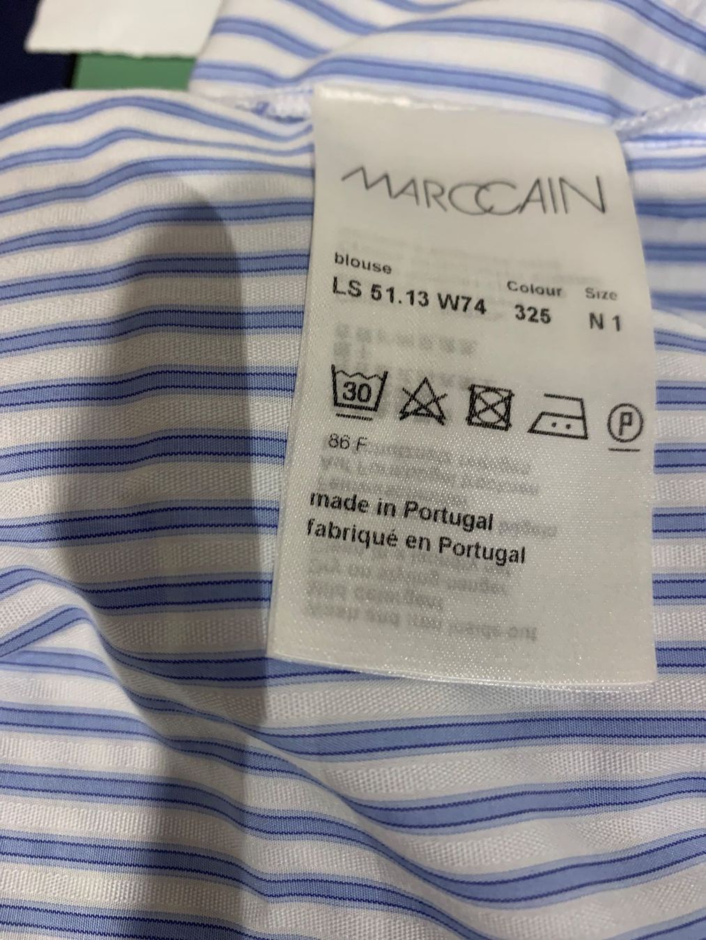 Marc Cain Camicette: Marc Cain Bluse, weiss/blau gestreift, XS/S – Usato da Wiesendangen venduto da Babalegi 2