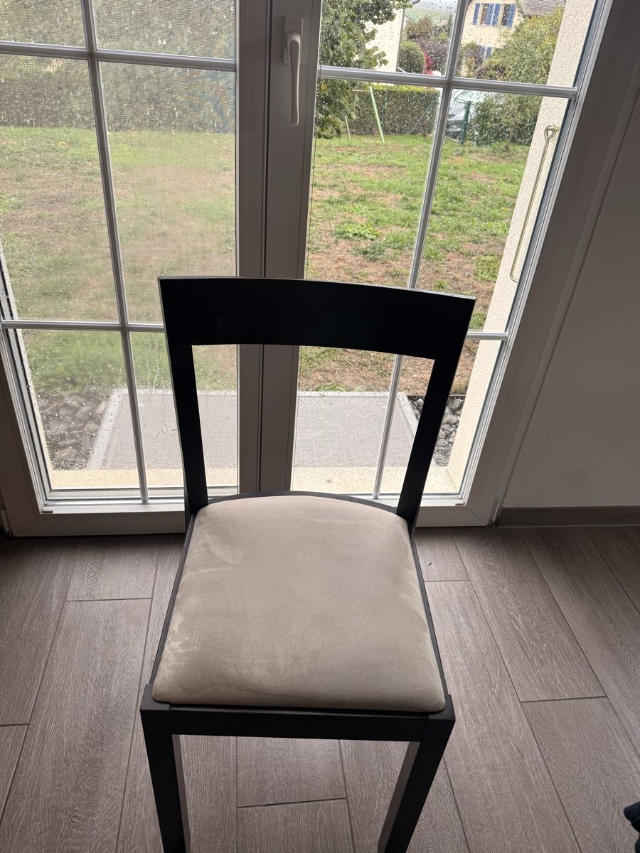 Set tavolo e sedie: Table de salle à manger et 6 chaises – Usato da Rueyres venduto da cto_p9nj 7
