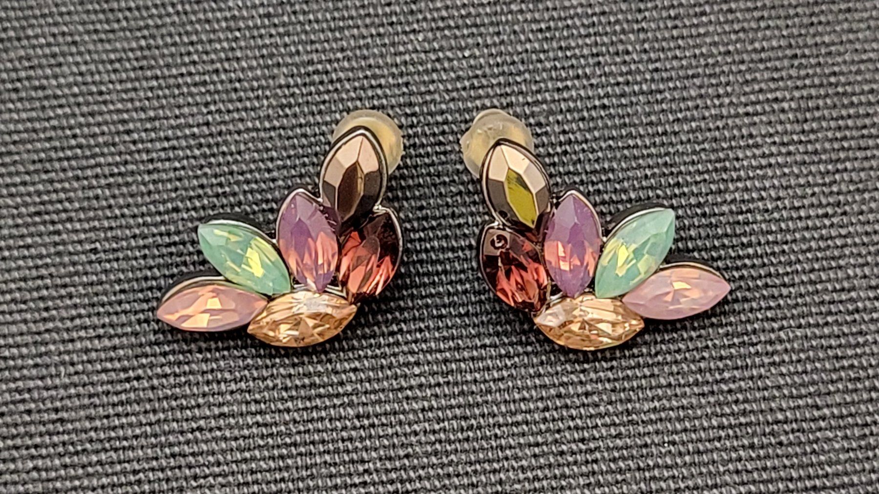 Ohrringe & -stecker: Ohrstecker Modeschmuck – Gebraucht aus Basel von spinne02
