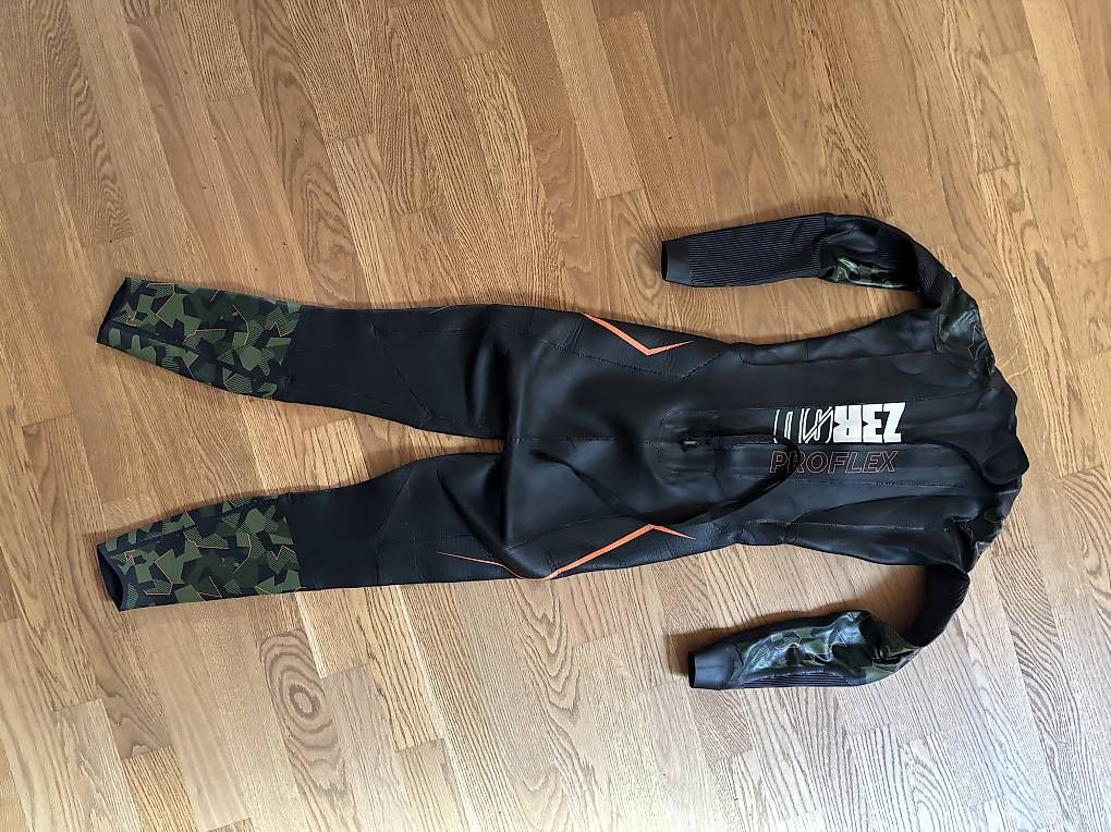 Mute per immersioni: ZEROD - Combinaison néoprène triathlon – Usato da Eysins venduto da bemi_23 1