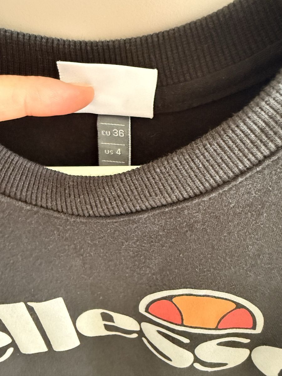 Ellesse Maglioni & Felpe: Ellesse Pullover schwarz neuwertig Grösse 36  – Nuovo (secondo la descrizione) da Herzogenbuchsee venduto da LA33 2