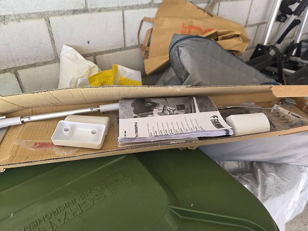 Supporti a parete: Fiamma 45 s – Usato da Welschenrohr venduto da finnocente 1