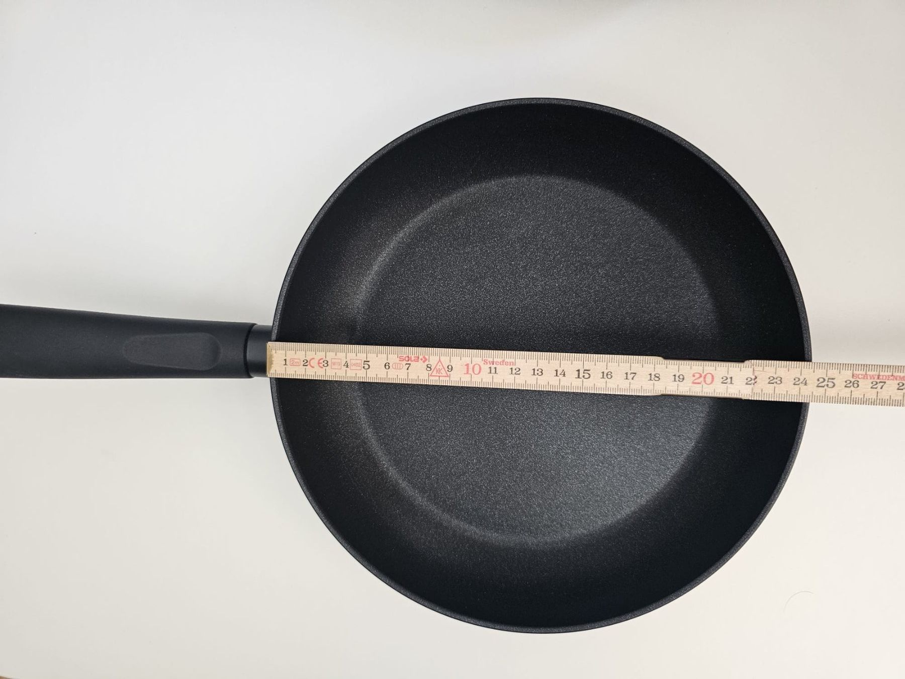 Migros Padelle: 2x Bratpfanne Migros Kitchen&Co Basic (Durchmesser 28 & 24) – Nuovo (secondo la descrizione) da Tann venduto da n_62qxpg 2