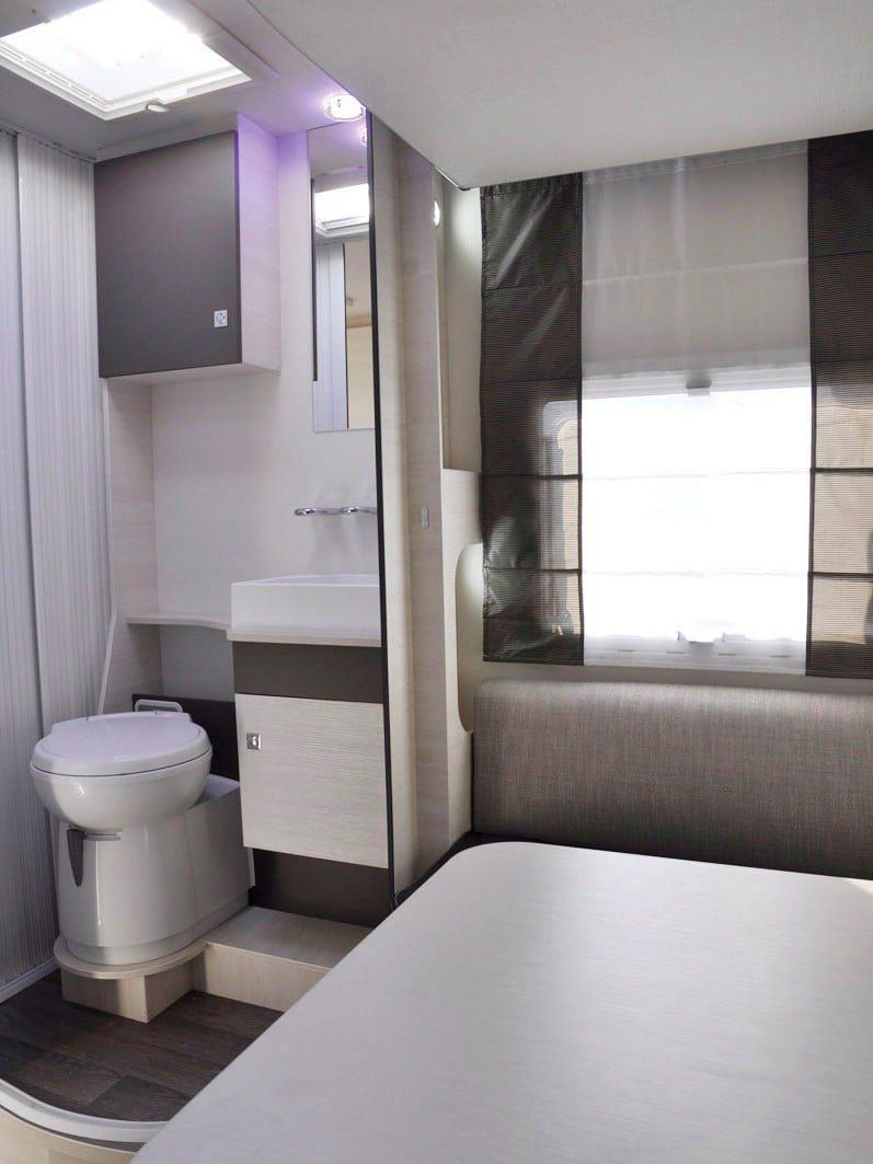 Chausson Veicoli da campeggio: Profilé Chausson Flash 716, Ford Transit,Mod.Famille,5 pers – Usato da Vaulion venduto da ren_2mgb 6
