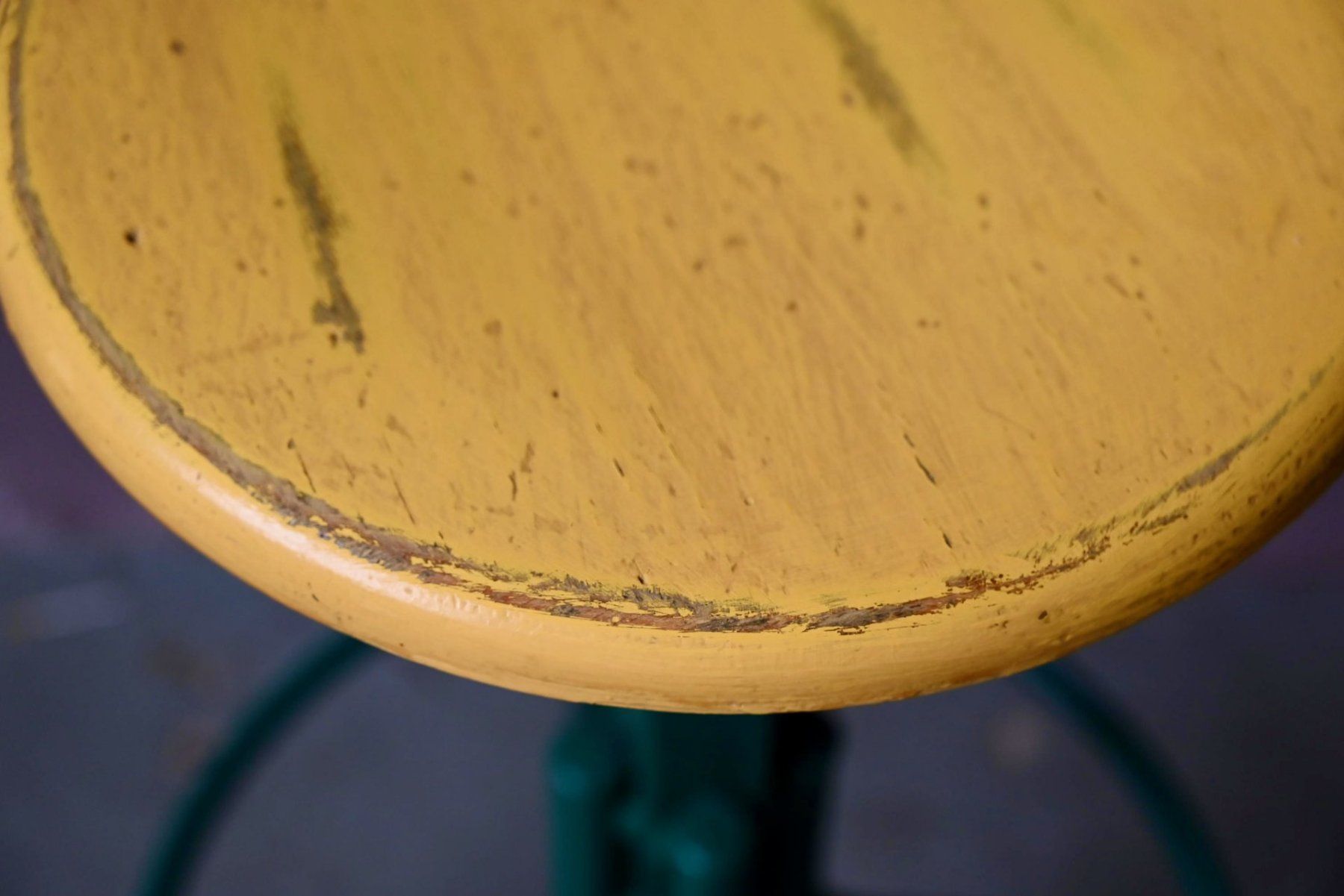 Sgabelli: Tabouret atelier industriel vert & jaune années 60 – Usato da COLMAR venduto da Sophiebellelurette 1