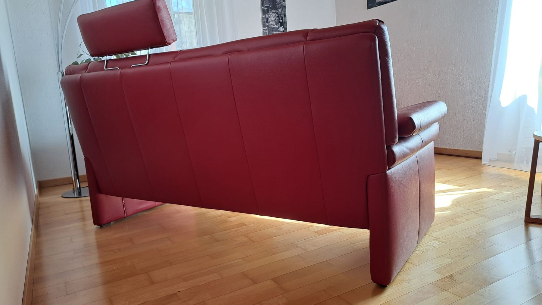 Sofas: 3er-Echtledersofa rot – Gebraucht aus Thayngen von lisafuchs95 1