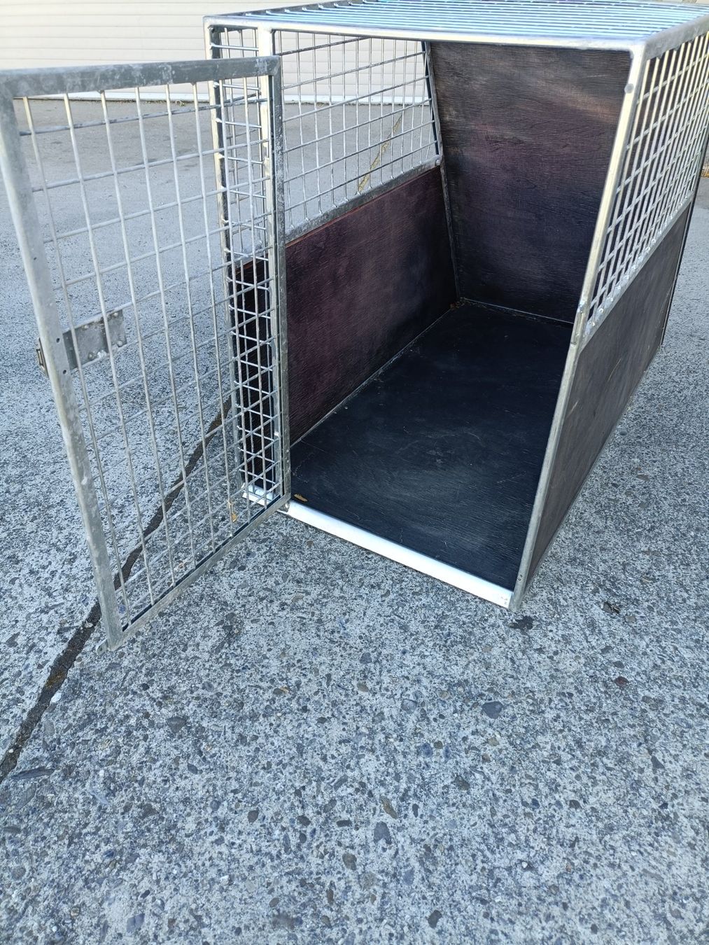 Gabbie, trasporto & Sicurezza: Hundebox – Usato da Köniz venduto da Brockenreich 1