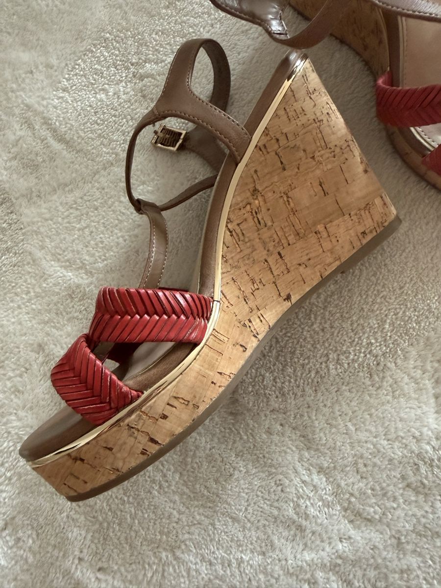 Esprit Chaussures femmes: Sandales compensées Esprit  – D'occasion à Crassier par GGblue23515 2