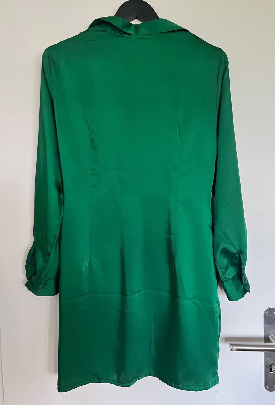 Robes: Stradivarius Satin Kleid / Grösse L – Neuf (Voir description) à Effretikon par YaMn 1