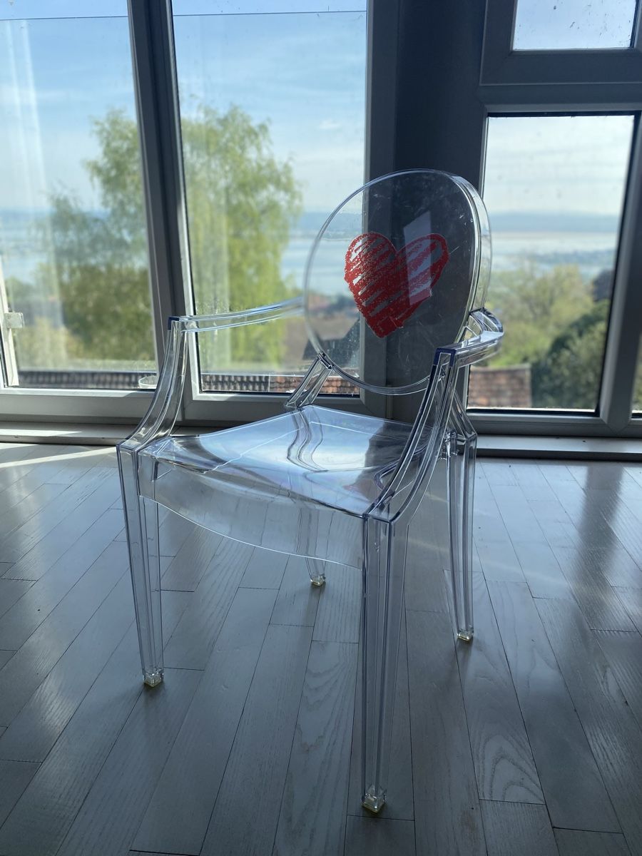 Kartell Stühle: Kartell Kinderstuhl Lou Lou Ghost – Gebraucht aus Salenstein von Nadjasov