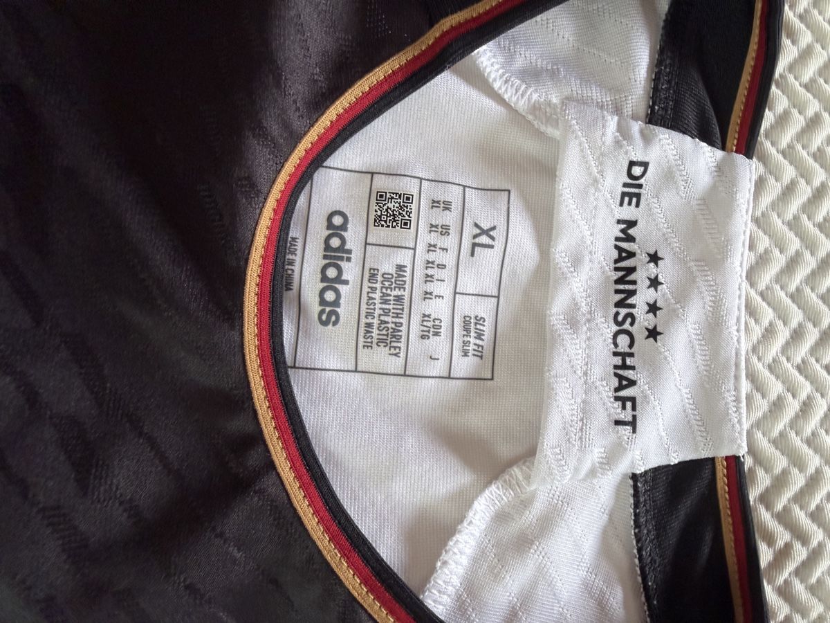 Adidas Leibchen & Hosen: Original Germany 2022 World Cup Player Version – Neu (gemäss Beschreibung) aus Aarberg von marcoo237 2