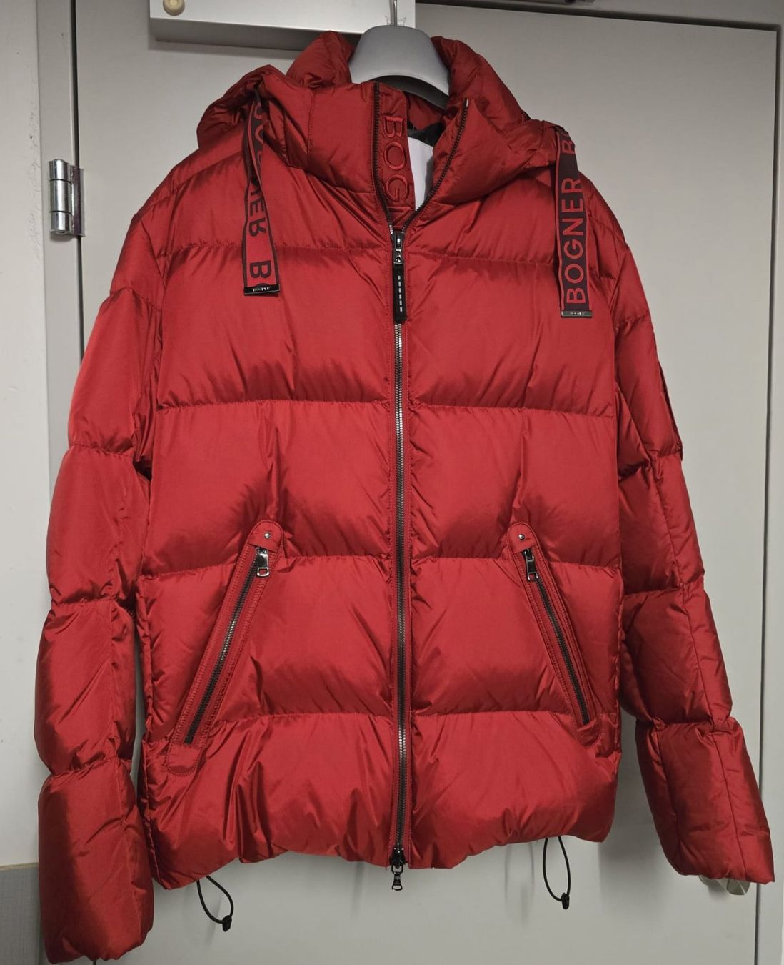Bogner Giacche: Bogner rot Daunenjacke XL – Nuovo (secondo la descrizione) da Hinwil venduto da ZSHAG