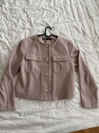 Zara Spring Jacket - Perfect for Spring Weather!