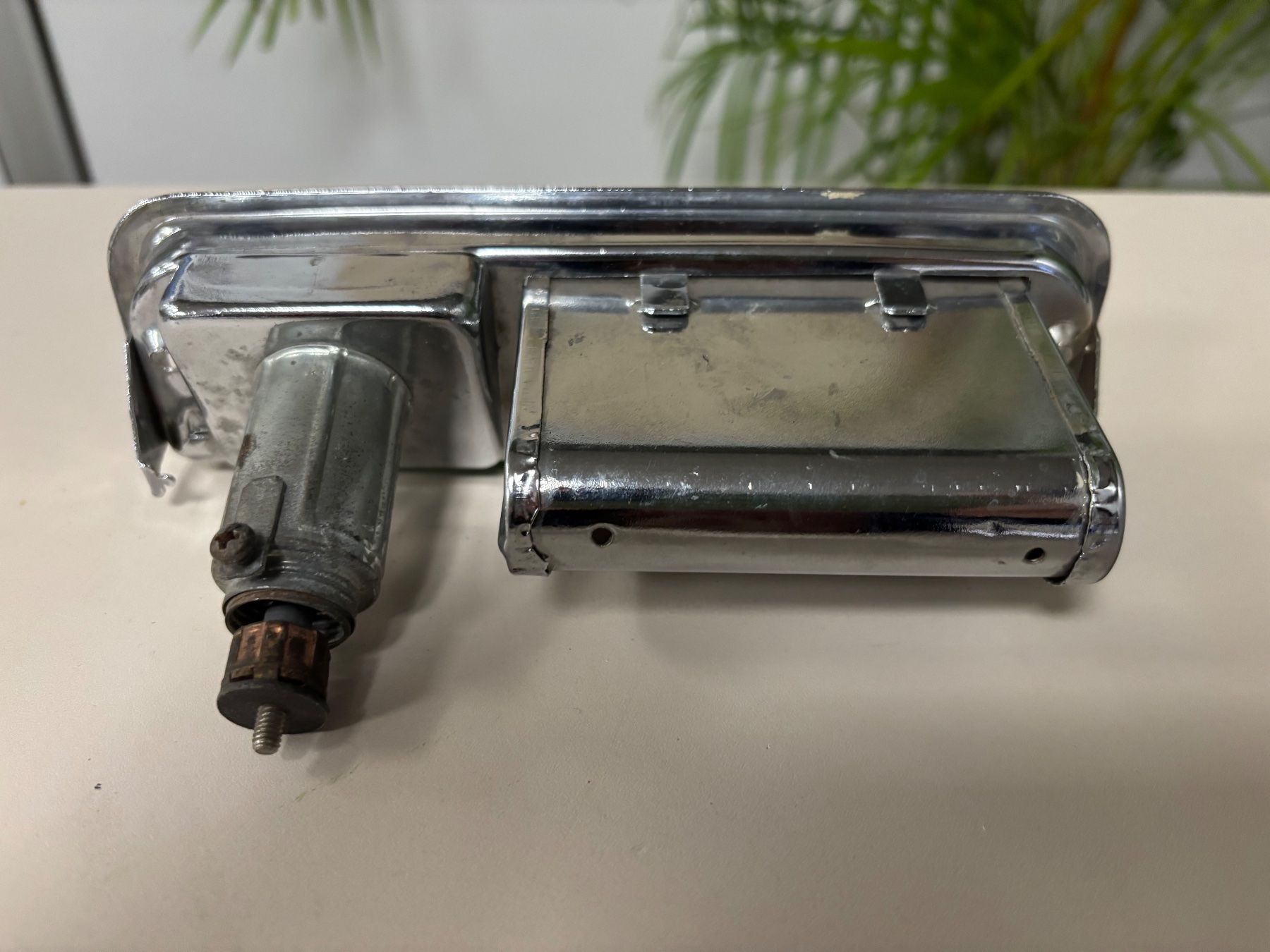 Portacenere: Aschenbecher mit Zigarettenanzünder zu Cadillac Deville ! – Usato da Brügg BE venduto da rutschimedizin 3