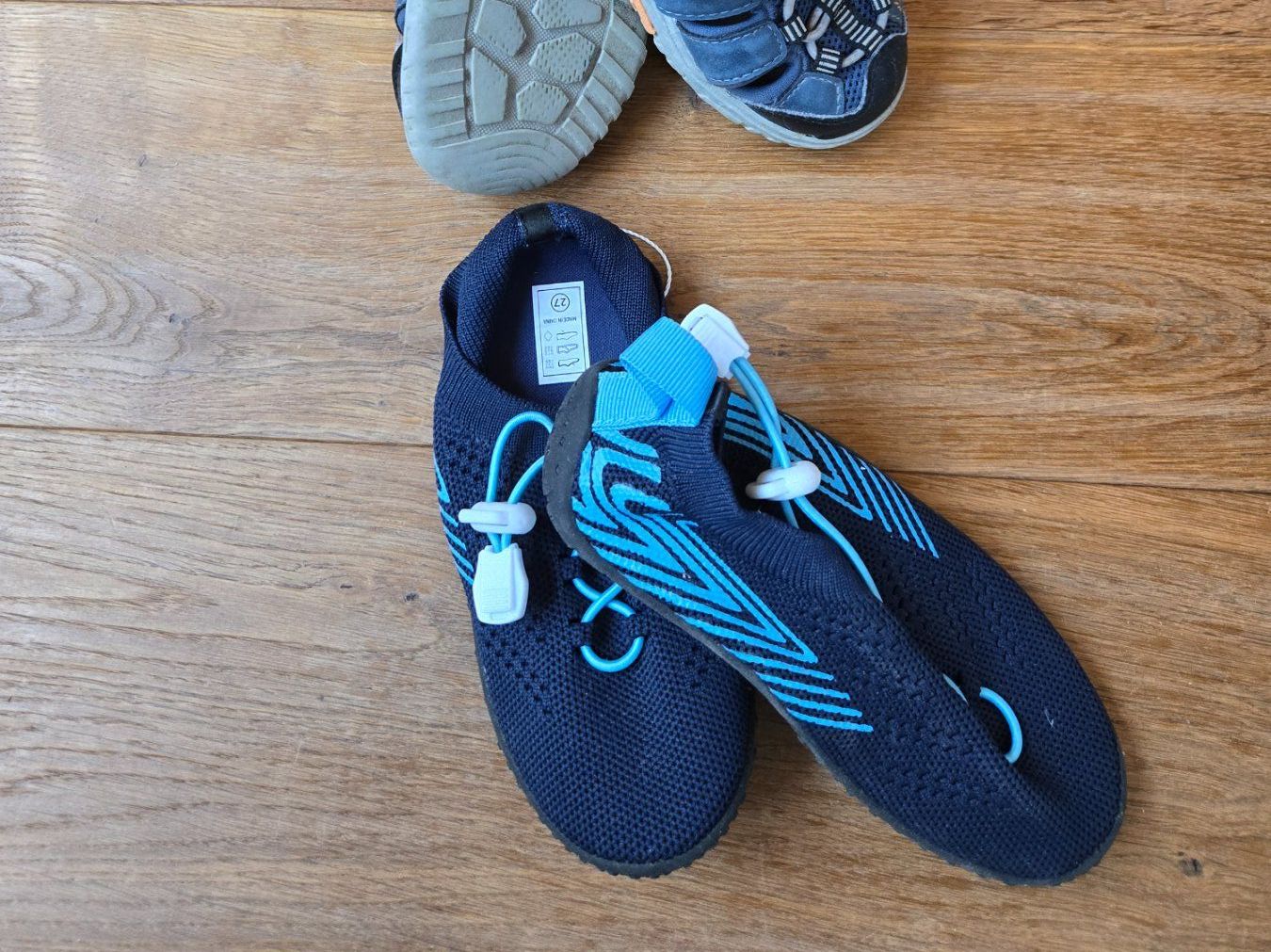Scarpe per ragazzi: Sandalen und Badeschuhe grösse 27 – Usato da Benglen venduto da diala 2