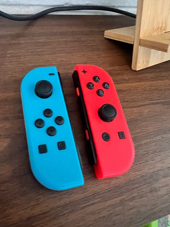 Joycon LED Blau/Rot Kaufen auf Ricardo