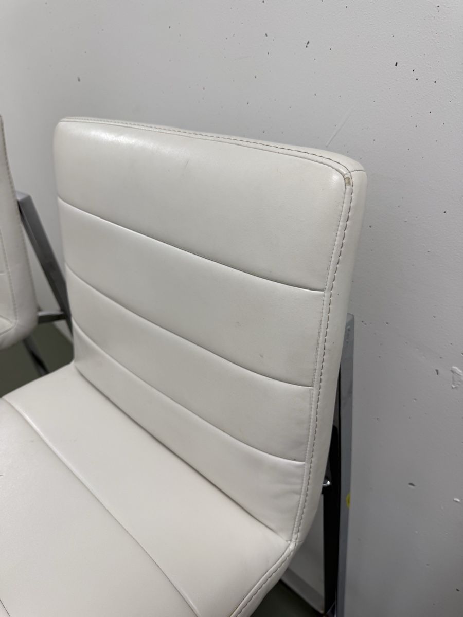 Seggioloni: 3 Modern White Bar Stools – Like New – Nuovo (secondo la descrizione) da Affoltern am Albis venduto da EGoncharova 3