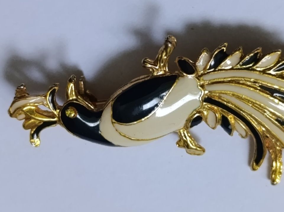 Spille & Fermagli: Superbe Broche Vintage- Émail Noir/Crème & Doré! – Usato da Genève venduto da EcrinVintage 1