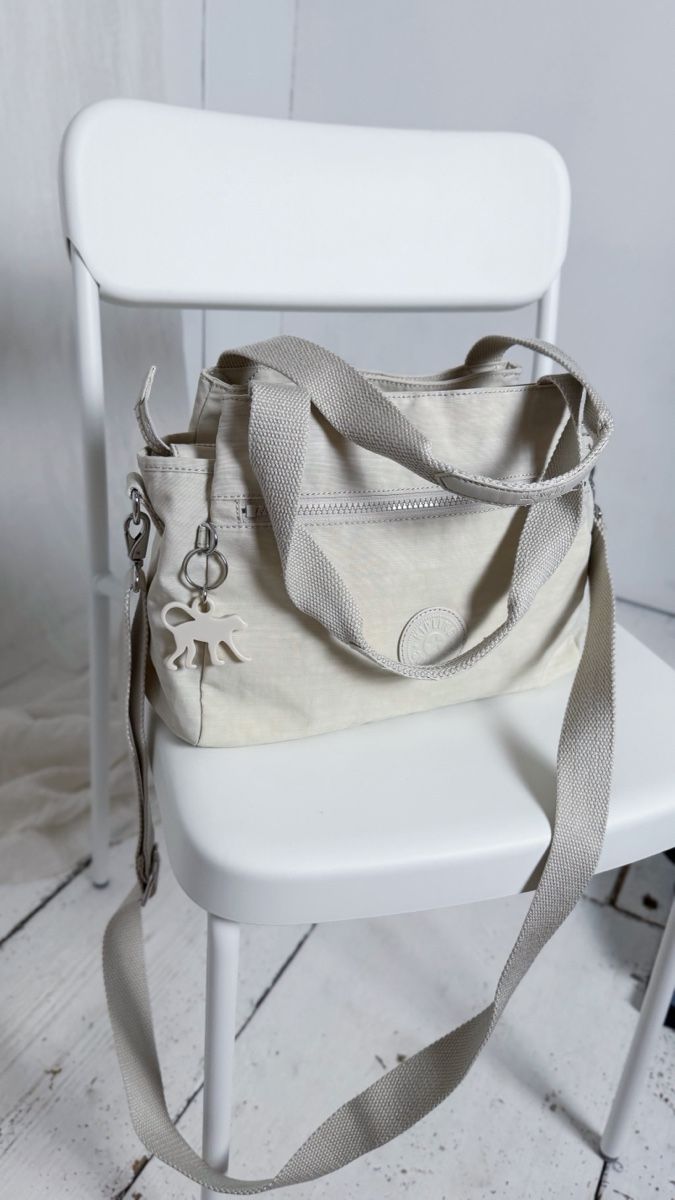 Kipling Sacs femmes: Kipling Handtasche Umhängetasche beige  – D'occasion à Knonau par Grapesvintage 1