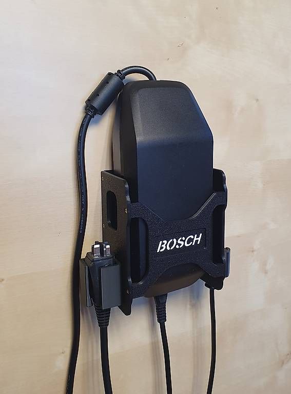 Bosch Ladegeräte: Wandhalter zu Ladegerät von Bosch – Neu (gemäss Beschreibung) aus Escholzmatt von Mpowerone 2