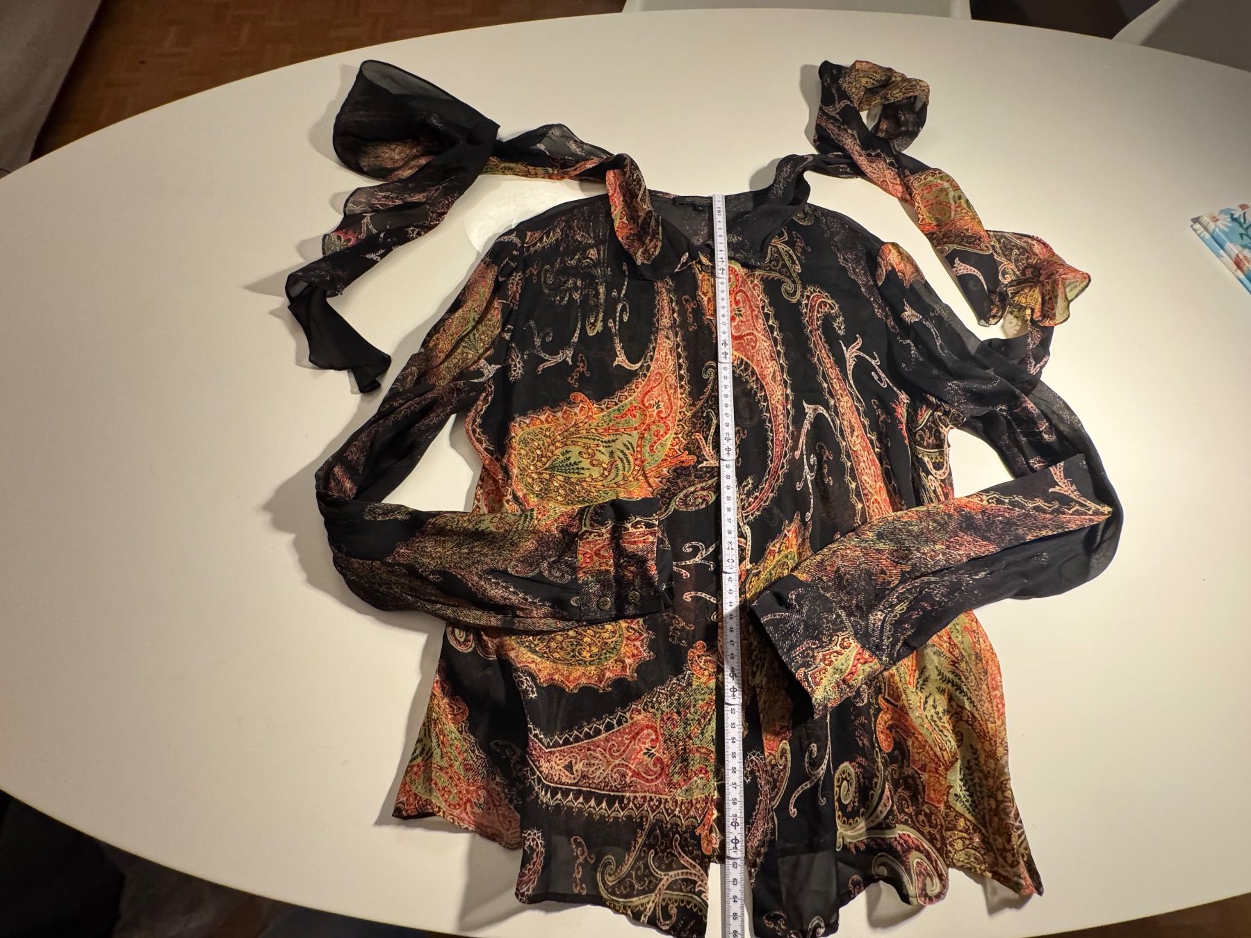 Roberto Cavalli Camicette: Roberto Cavalli Seidenbluse mit Schalabschluss GrM – Usato da Zumikon venduto da calibru