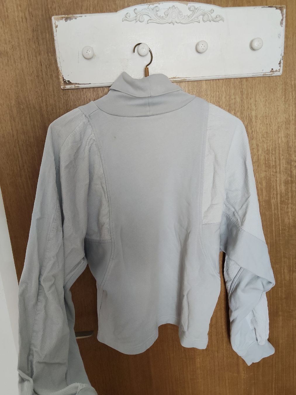 Nike Pullover & Sweatshirts: nike air Rollkragenpulli hellblau S  – Gebraucht aus Wil SG von Peachy 1
