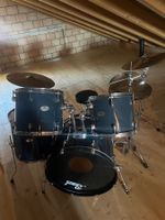 Pearl Forum Series Schlagzeug inkl. Hocker und Becken
