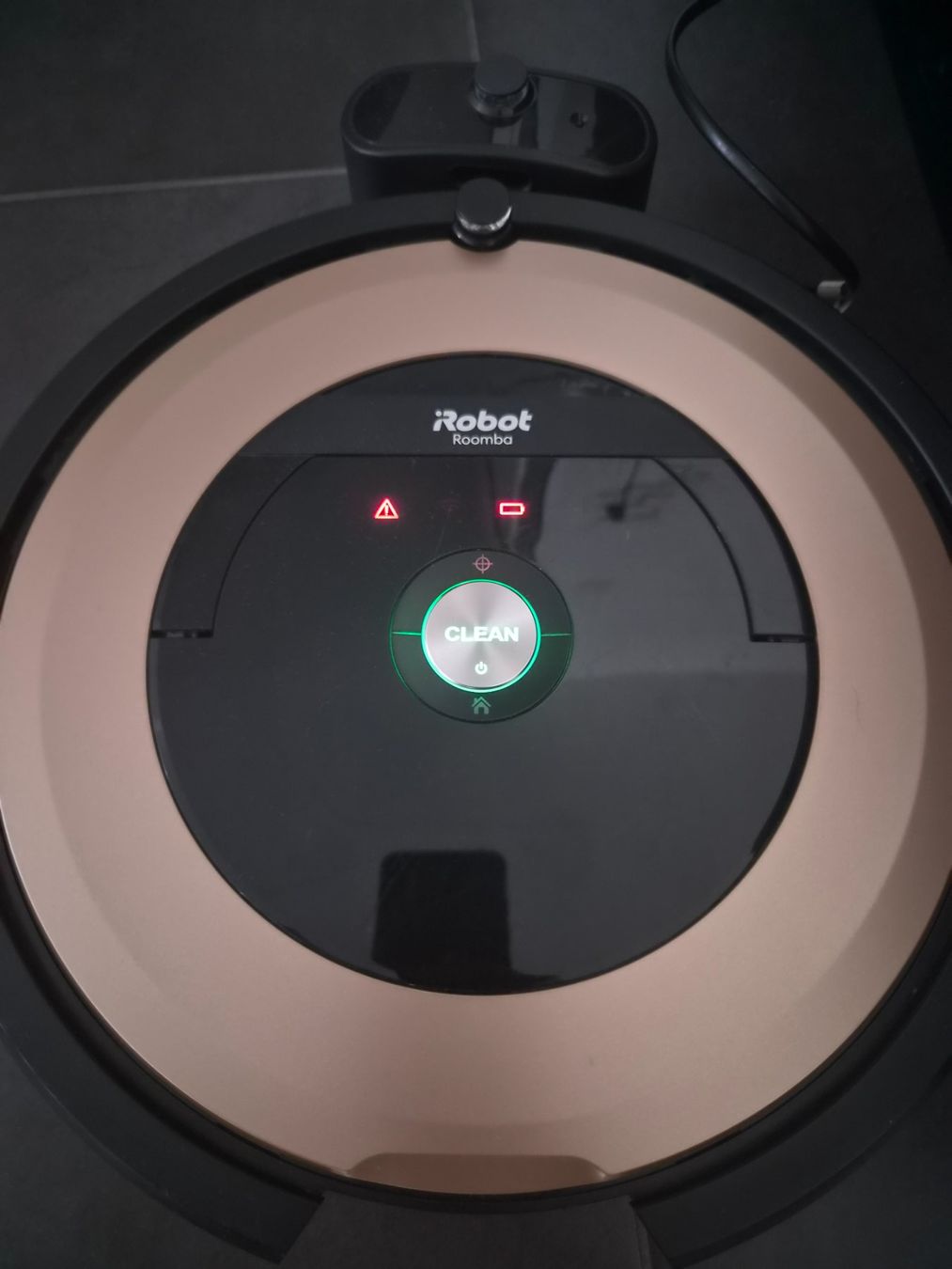 Irobot Staubsauger & Zubehör: iRobot Roomba 895 defekt mit Ladestation – Defekt aus Domat Ems von tchnesa 4