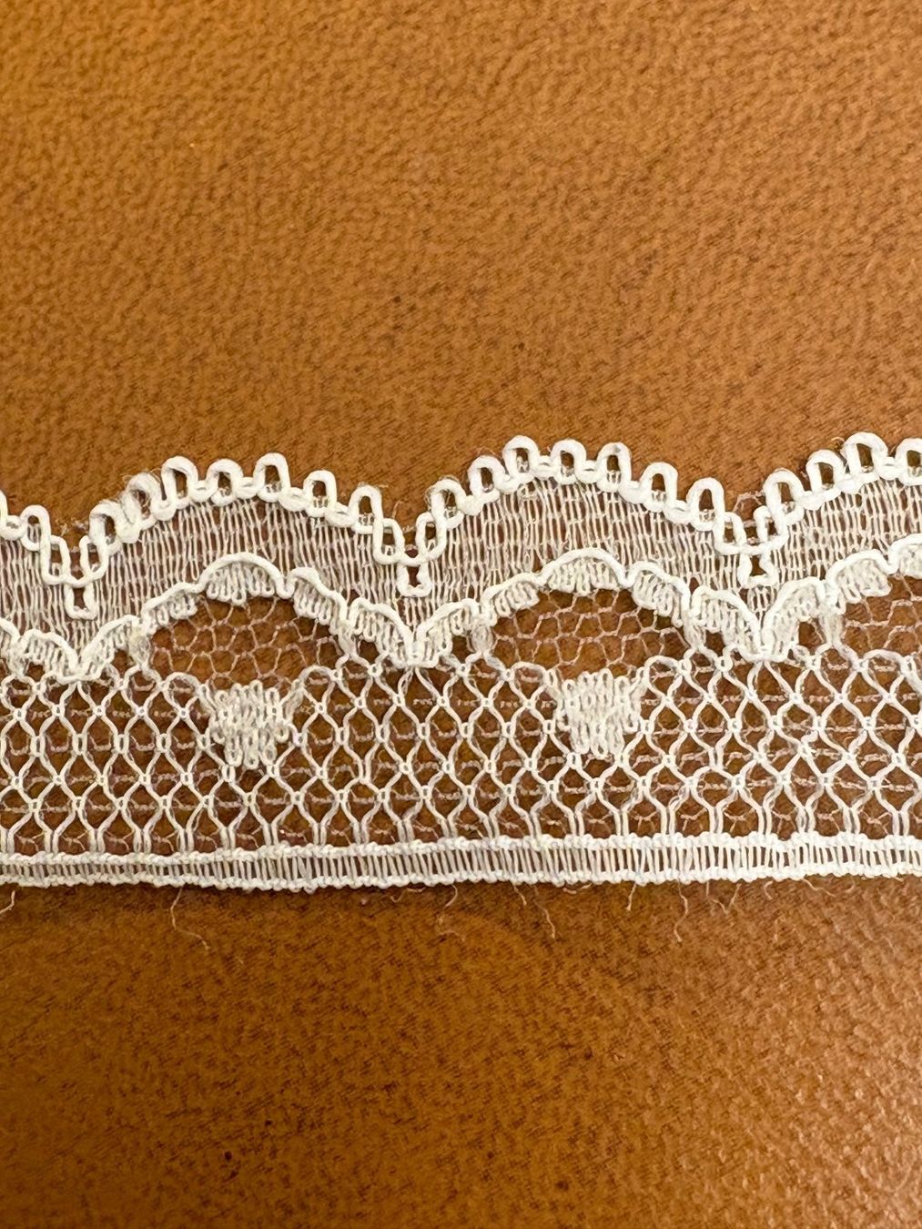 Tessuti: Vintage -  Spitze 2 cm breit, 1.20 m lang – Usato da Pratteln venduto da sLaedeliBB 1