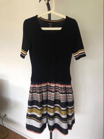 Kleid Stretch und Seide Marc Cain schwarz gestreift N2