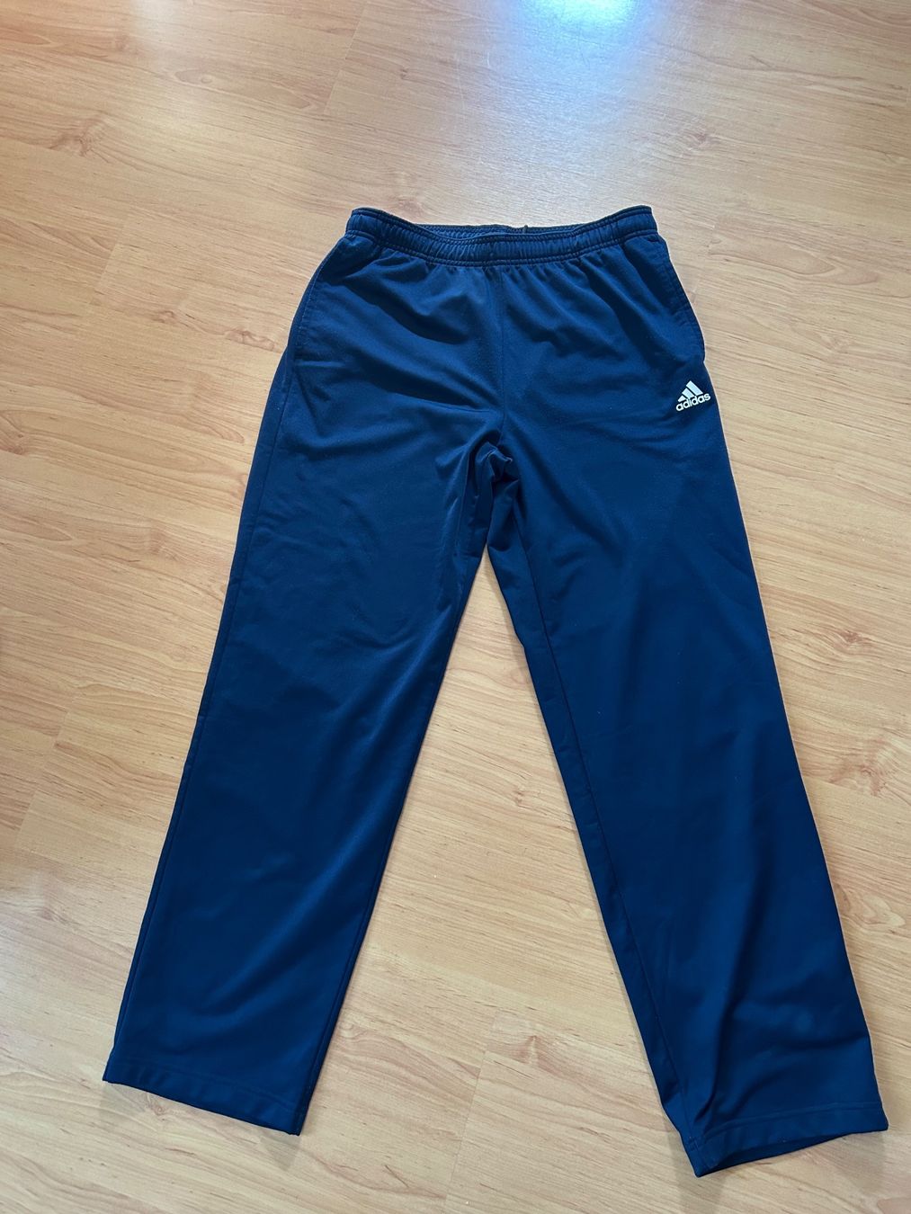 Adidas Completi: Herren Adidas Trainingsanzug XL – Usato da Gutenswil venduto da walker60 5