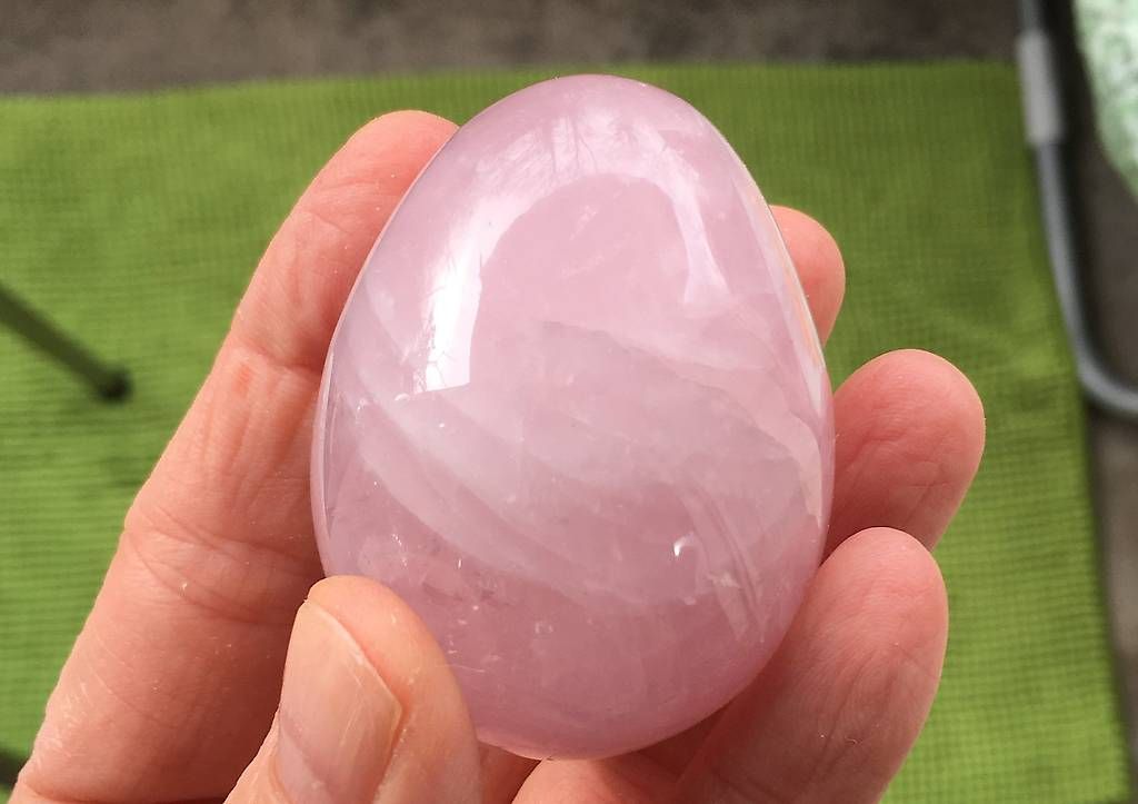 Minerali & Pietre curative: oeuf en quartz rose – Usato da Vevey venduto da zabounetta 2