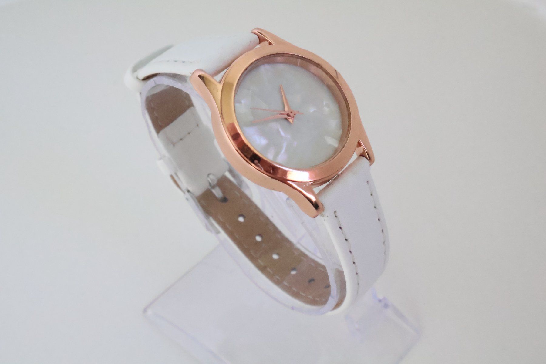 Uhren: Damen Uhr läuft Garantie – Neu (gemäss Beschreibung) aus Willisau von flabastian