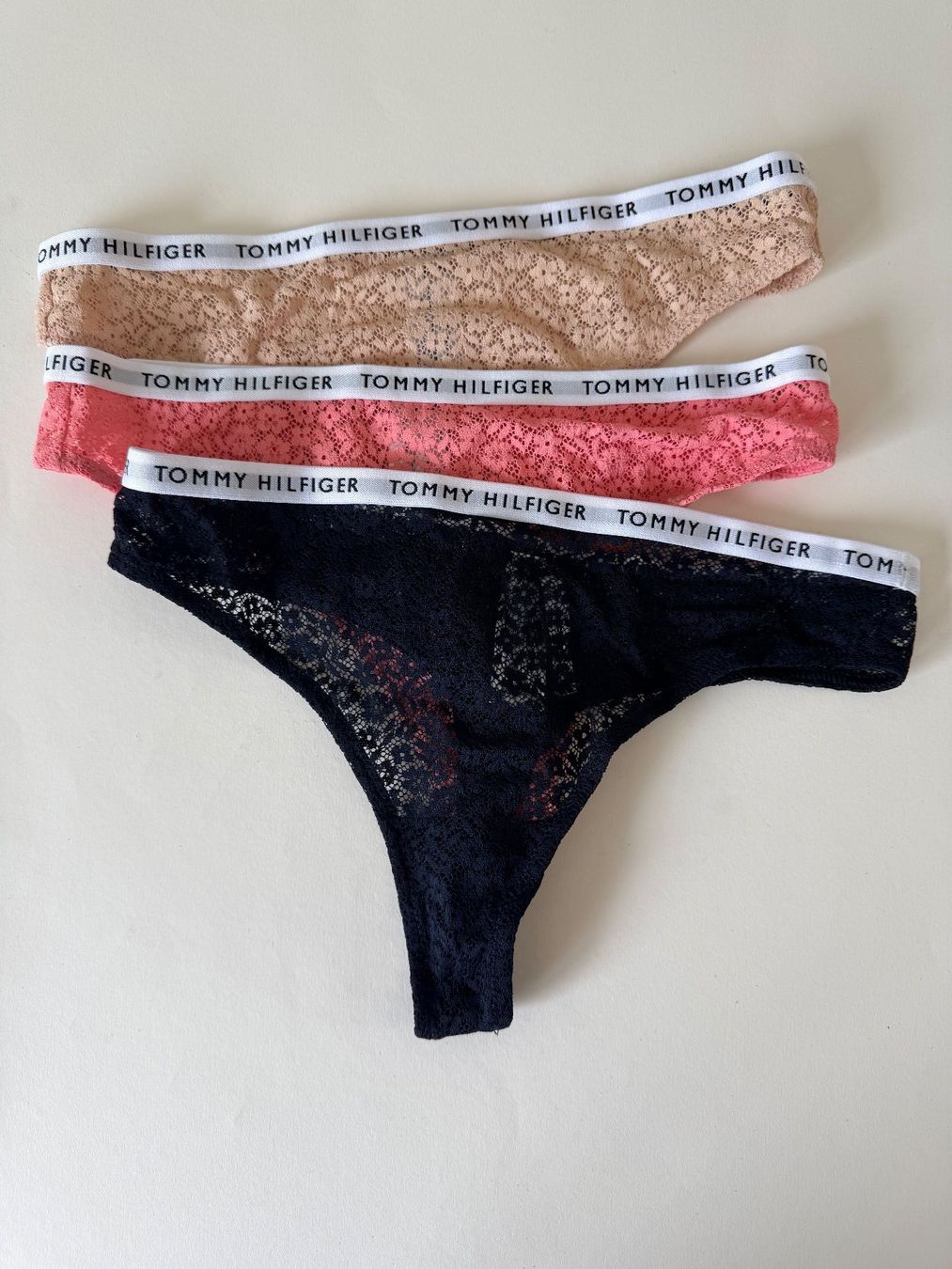 Tommy Hilfiger Altra biancheria intima: TOMMY HILFIGER, Spitzen-String, Grösse S, 3 Stück – Nuovo e nell'imballaggio originale da Rudolfstetten venduto da gst_g7xl 2