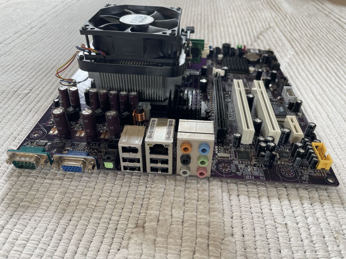 PC: Pièces pour vieux PC – Usato da Commugny venduto da arm_7m7m 3