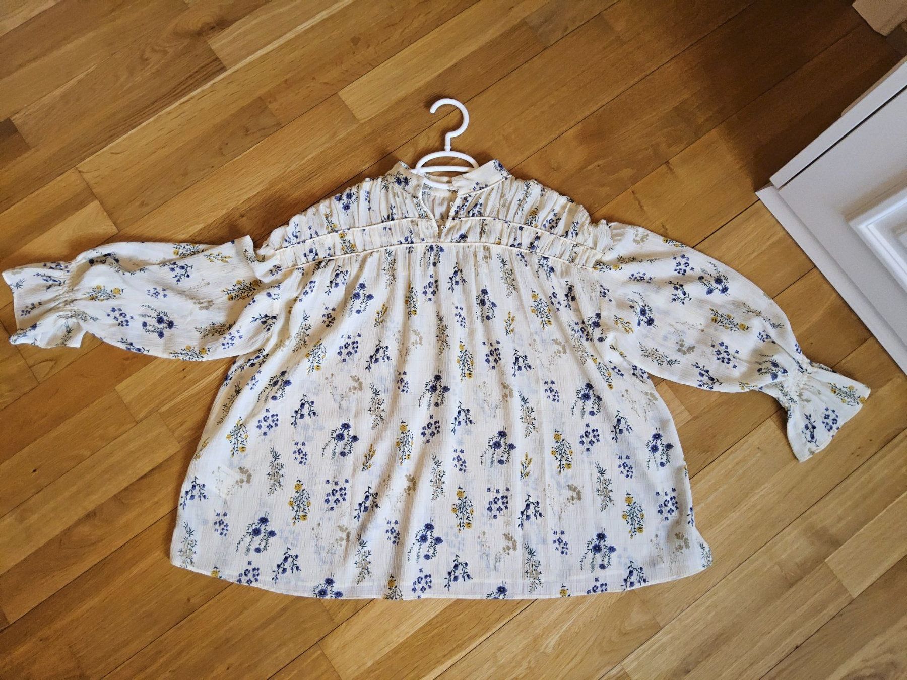 Ba&Sh Camicette: Bash Paris Bluse, Weiss/Blumig, Grösse 0,  oversized, Neu 44 – Usato da Zürich venduto da gutsan 8